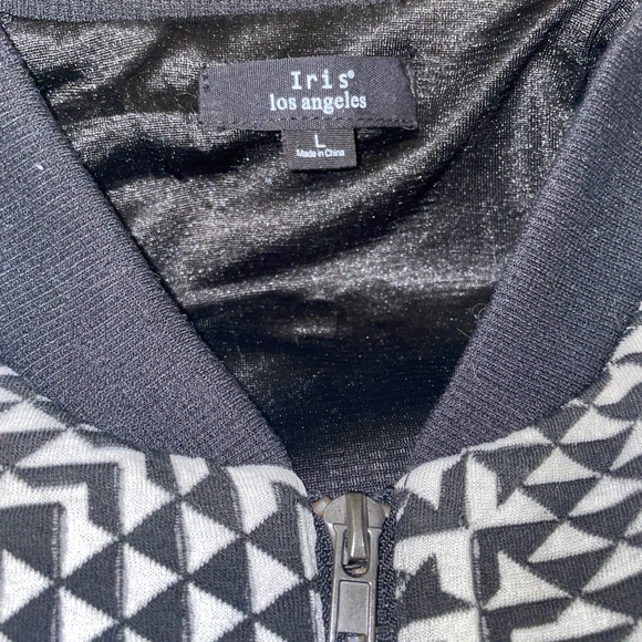 From Iris, zip up bomber jacket, with pockets and soft outside and inside lining - Picture 2 of 4